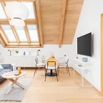 Prague Days - Maisonette Apt - Trendy Area