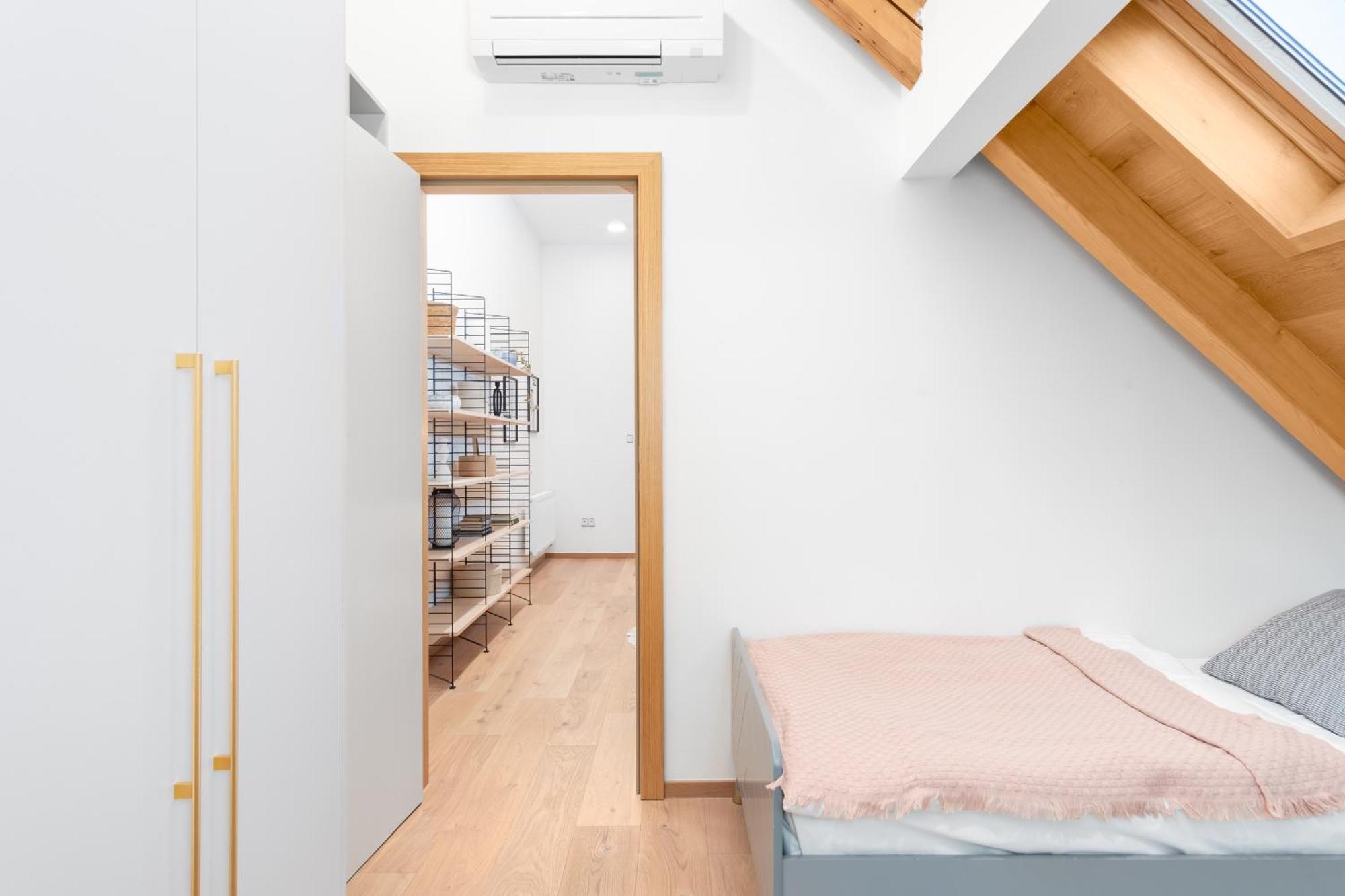 Days - Maisonette - Trendy Area *